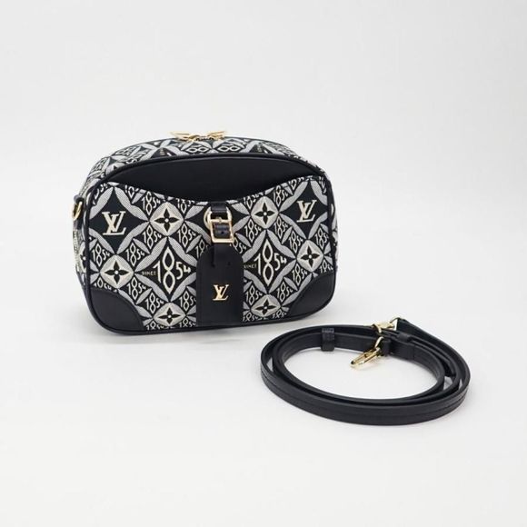 Louis Vuitton Coussin PM Shoulder Bag Lambskin Leather Black - Picture 1 of 11